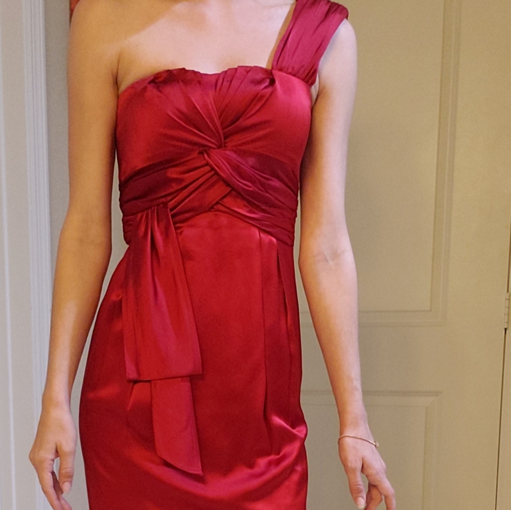 Stunner red dress